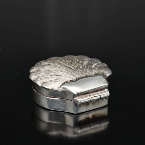 Silver Scallop Shell Pill Box image-2