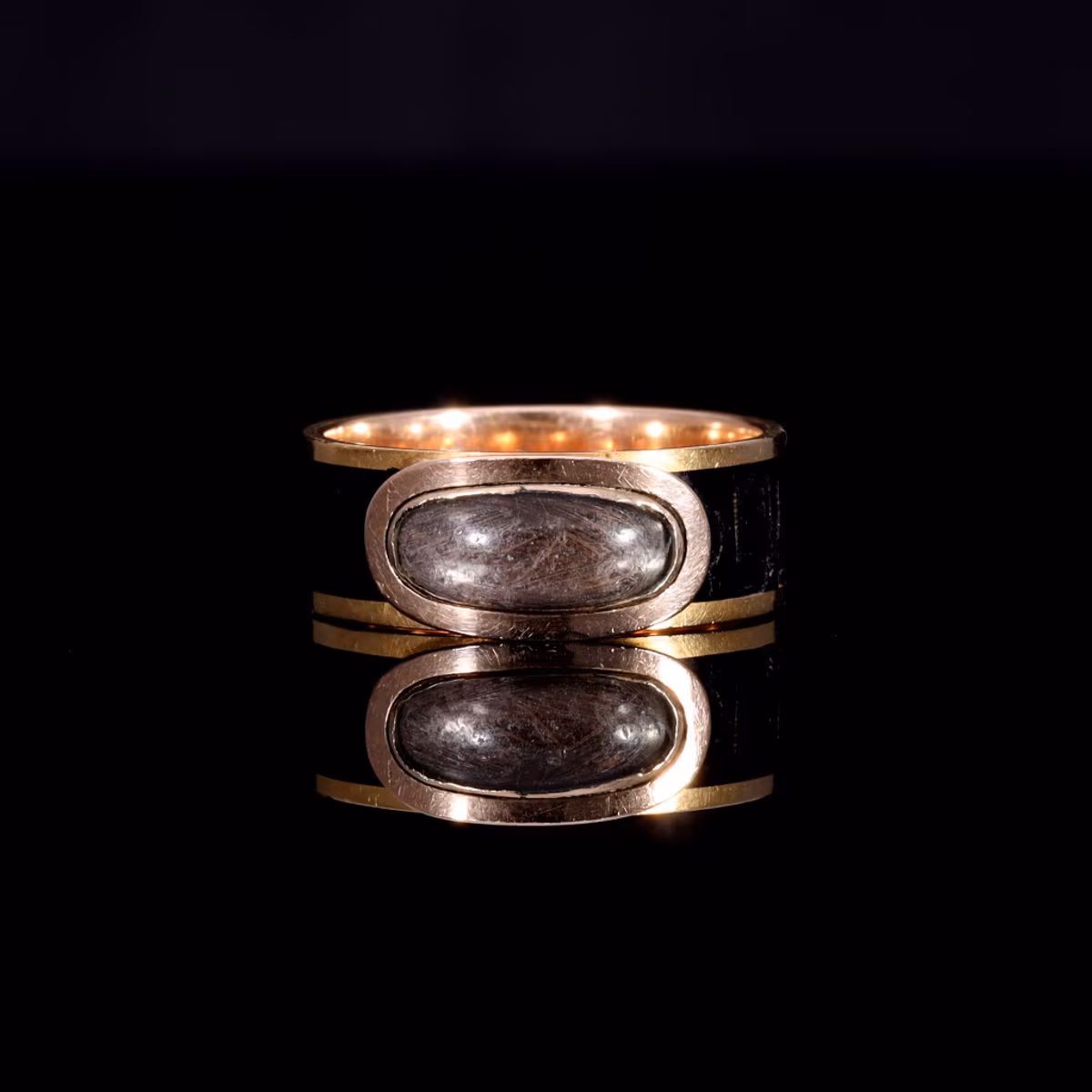 360° view of The Antique Georgian Glass Panel Mourning Ring