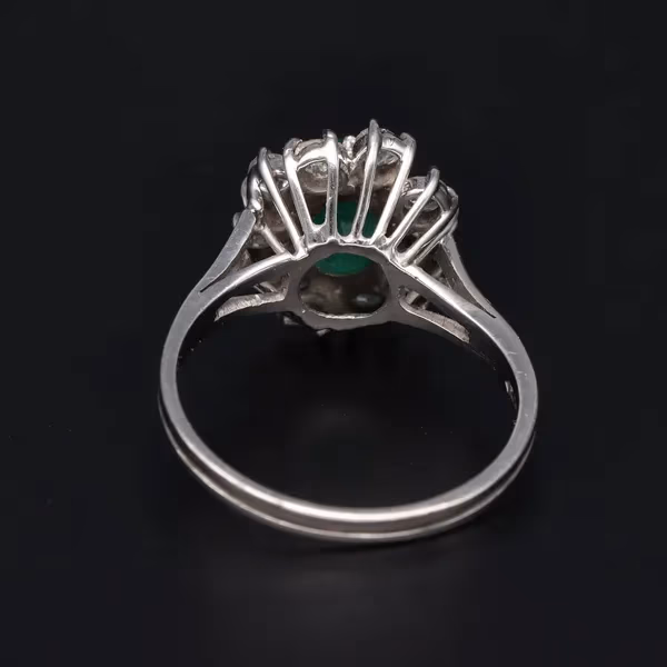 18ct White Gold Emerald & Diamond Ring