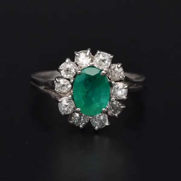 18ct White Gold Emerald & Diamond Ring