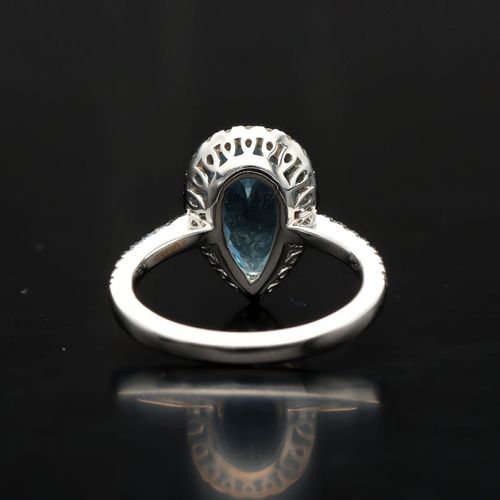 18ct Gold Diamond and Aquamarine Ring image-5