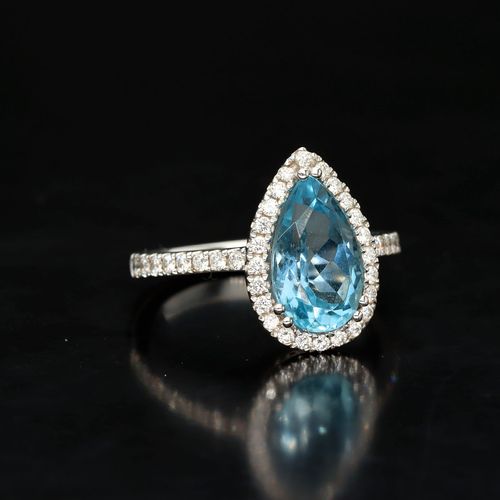 18ct Gold Diamond and Aquamarine Ring image-1