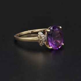 Gold 2.3ct Amethyst and Diamond Ring