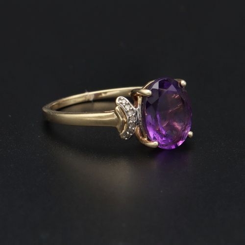 Gold 2.3ct Amethyst and Diamond Ring image-1