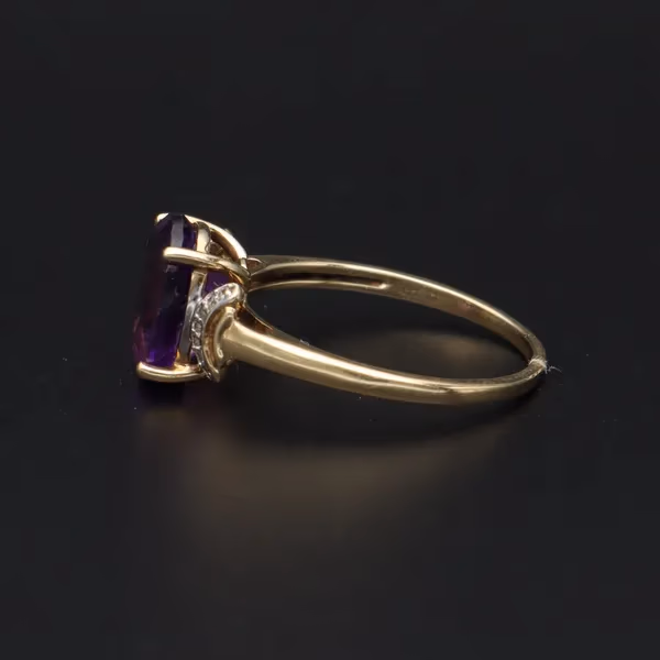 Gold 2.3ct Amethyst and Diamond Ring
