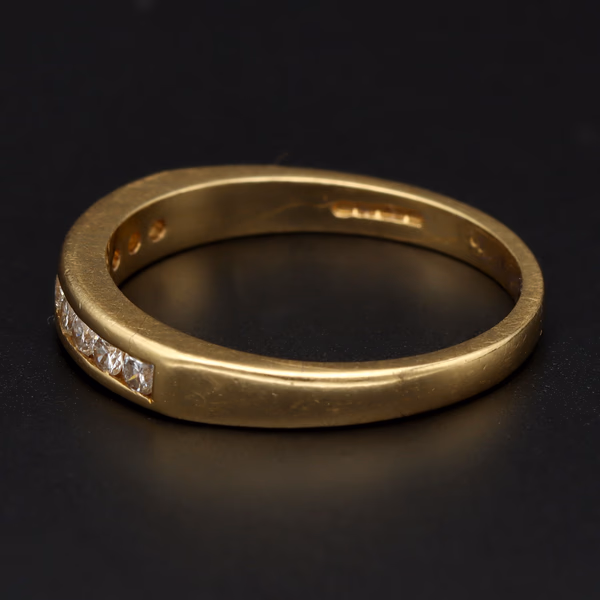 Heavy 18ct Yellow Gold 0.25ct Diamond Half Eternity Ring