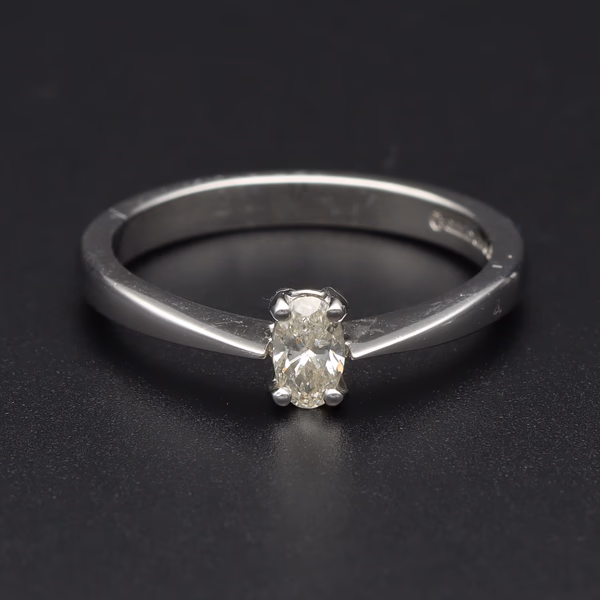 18ct Gold Diamond Solitaire Ring