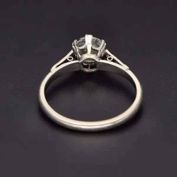 Platinum 1.00ct Diamond Solitaire Ring With Diamond-Set Shoulders