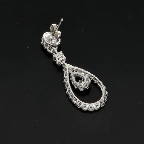3.10ct Diamond and Gold Drop Earrings image-4