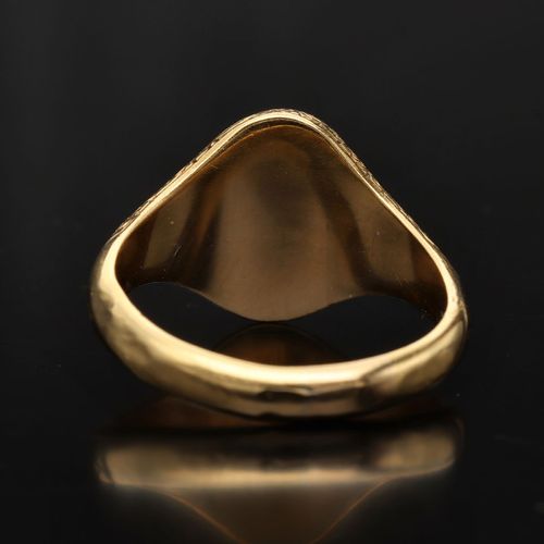 Vintage 18ct Gold Cabochon Garnet Ring image-5