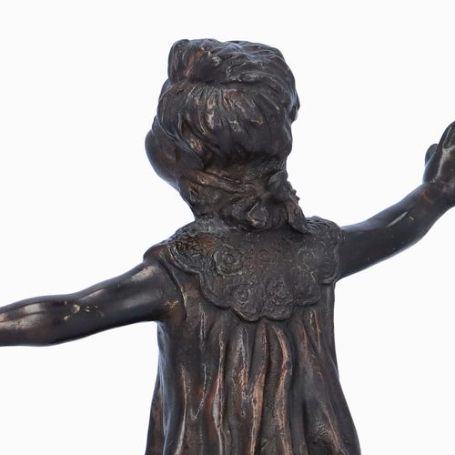 19th Century Italian Bronze Figure of a Blindfolded Girl image-4
