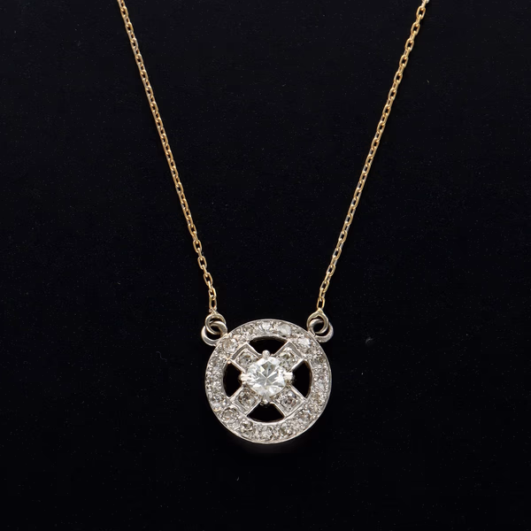 Art Deco18ct Gold Diamond Pendant