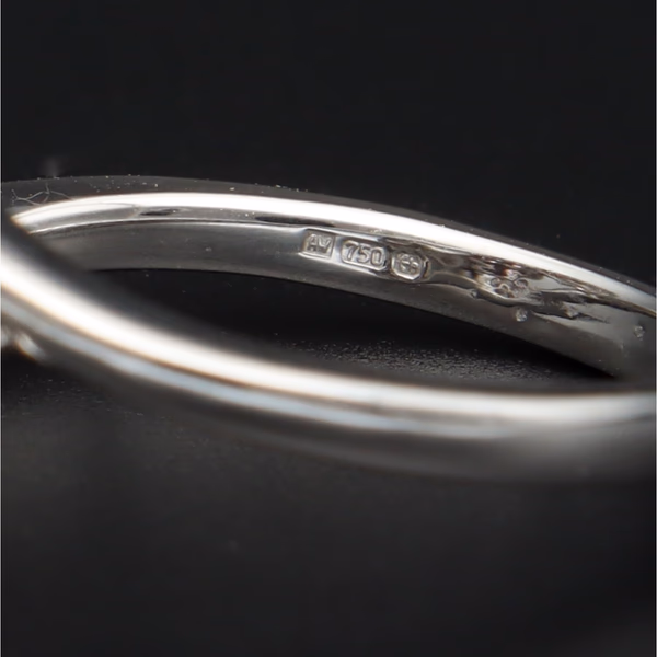 18ct Gold Pin Sapphire and Diamond Ring