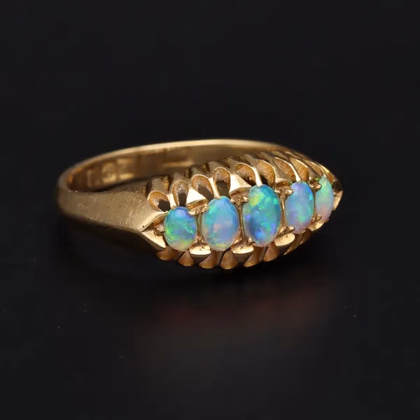 18k Gold Opal Ring
