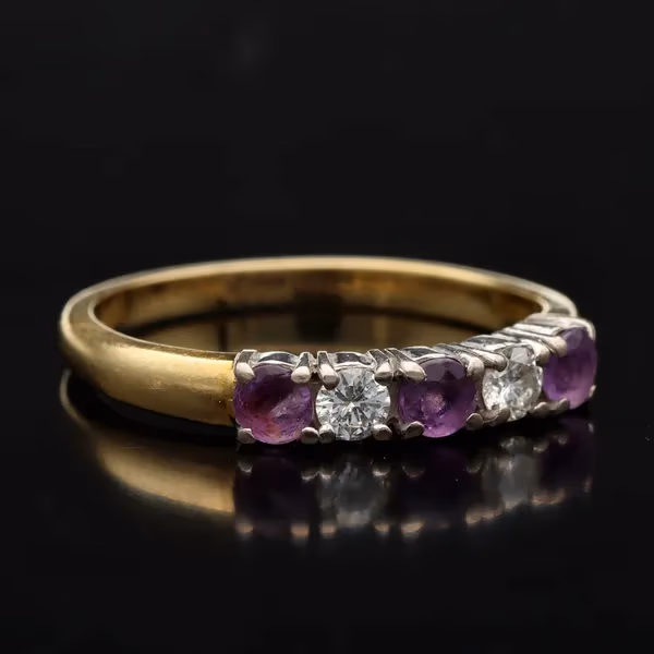 18ct Gold Five-Stone Ring with Amethyst and Diamonds