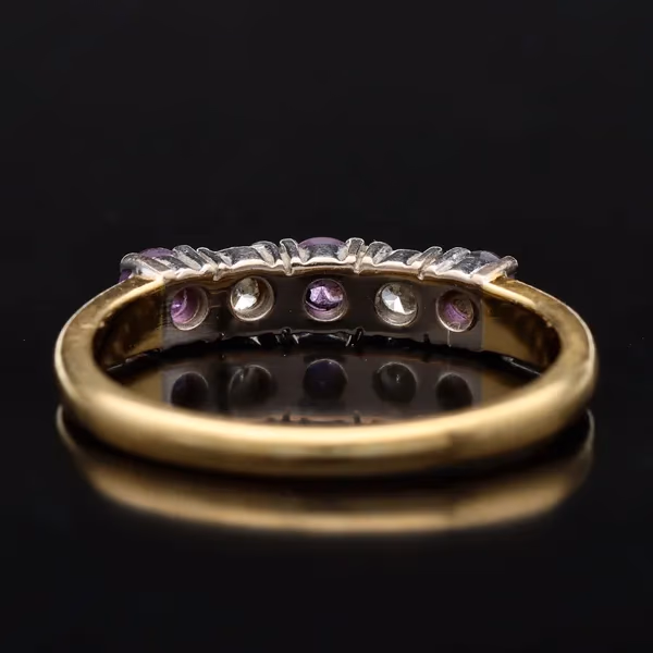 18ct Gold Five-Stone Ring with Amethyst and Diamonds