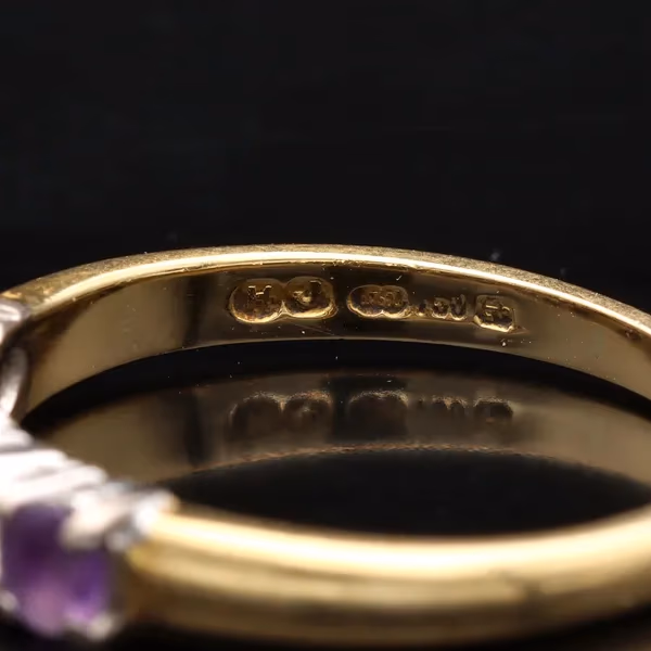 18ct Gold Five-Stone Ring with Amethyst and Diamonds