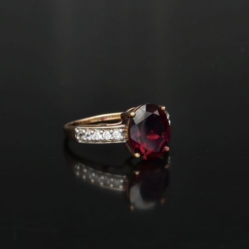 Gold 4ct Garnet Zircon Ring image-1