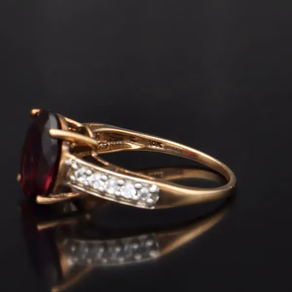 Gold 4ct Garnet Zircon Ring