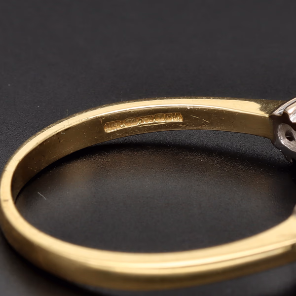 18ct Yellow Gold Five Graduating Diamond Ring