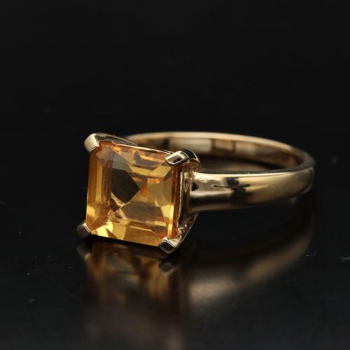 9ct Gold Citrine Ring. image-3