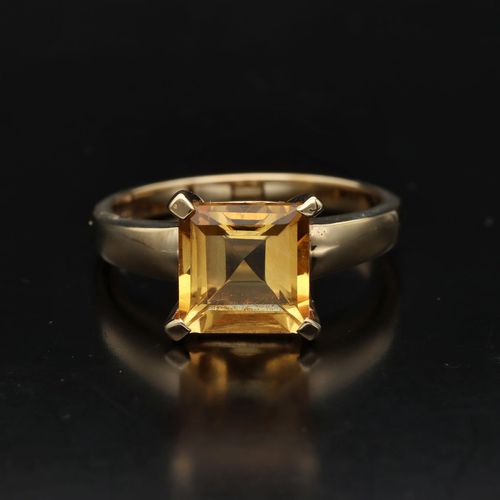 9ct Gold Citrine Ring. image-2