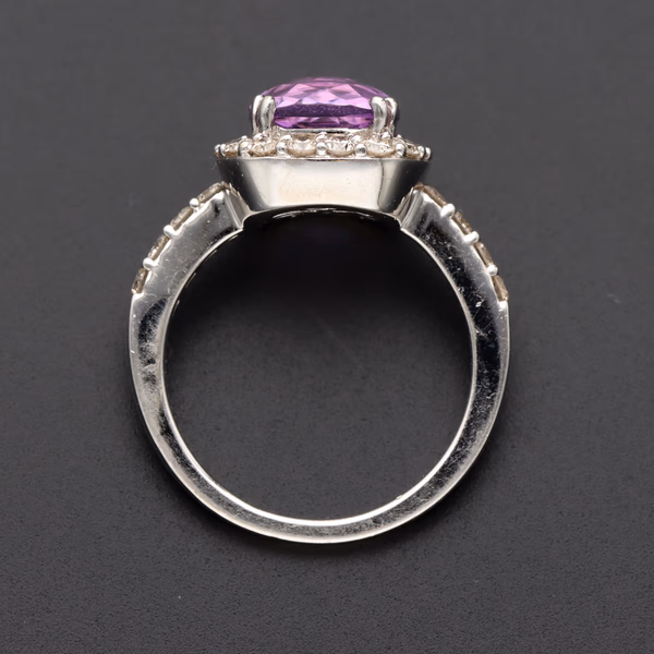 18ct Gold Amethyst and Diamond Ring