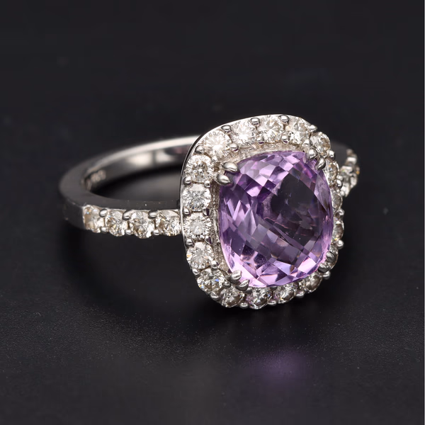 18ct Gold Amethyst and Diamond Ring