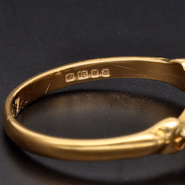 18ct Gold Diamond Ring
