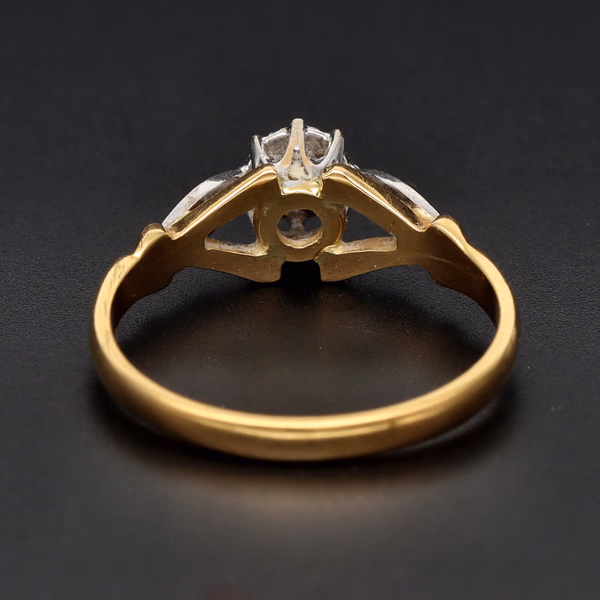 18ct Gold Diamond Ring