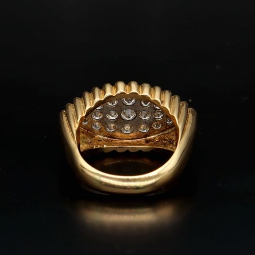 18K Gold Diamond Ring image-5
