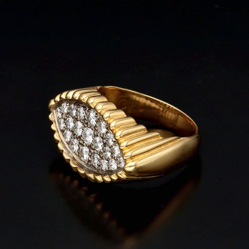 18K Gold Diamond Ring image-4