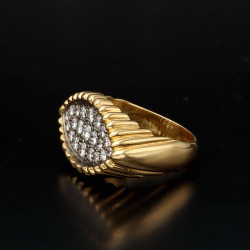 18K Gold Diamond Ring image-2