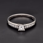 18ct White Gold Princess Cut Diamond Solitaire Ring