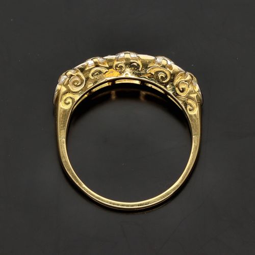 Edwardian 18ct Gold Diamond Ring image-6