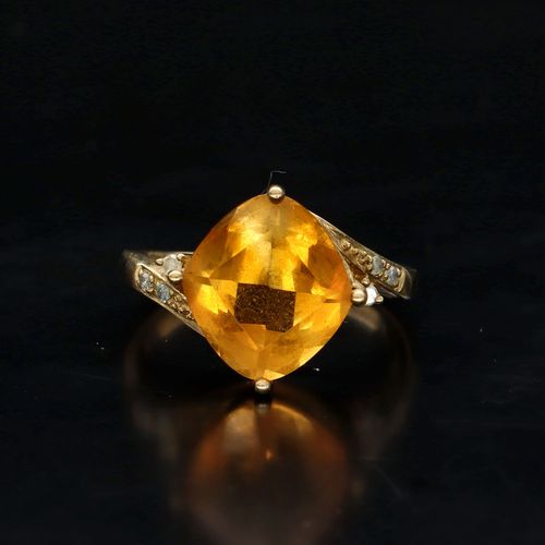 9ct Gold Citrine and Diamond Ring image-2