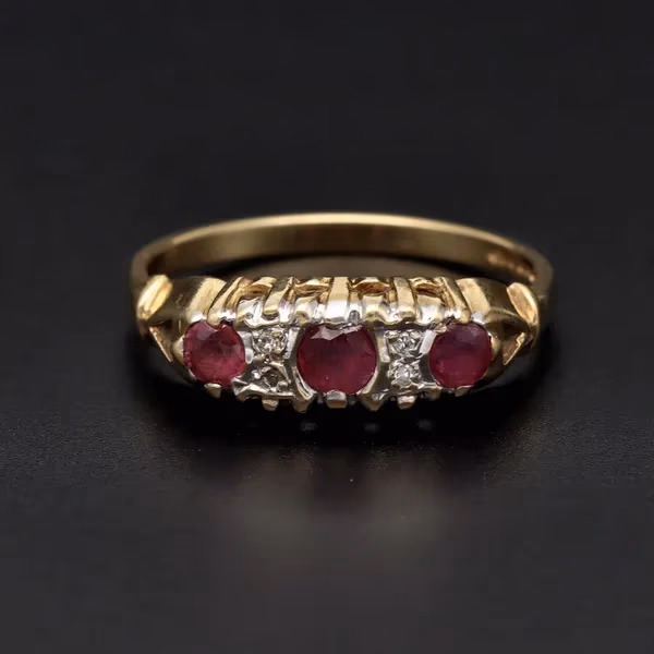 Retro Vintage Gold Ruby Diamond Ring
