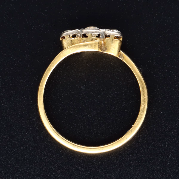 18ct Antique 0.3Ct Diamond Trilogy Ring. Circa 1910