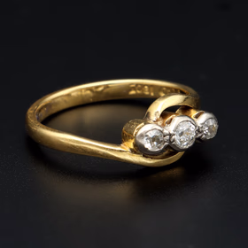 18ct Antique 0.3Ct Diamond Trilogy Ring. Circa 1910