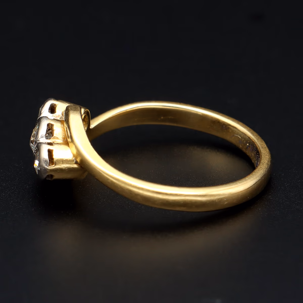 18ct Antique 0.3Ct Diamond Trilogy Ring. Circa 1910