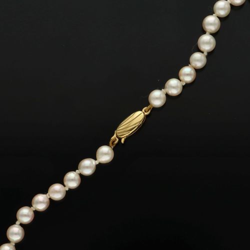 9ct Gold Clasp Cultured Pearls image-3