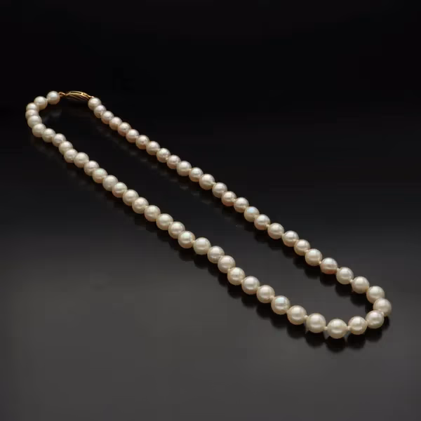 9ct Gold Clasp Cultured Pearls