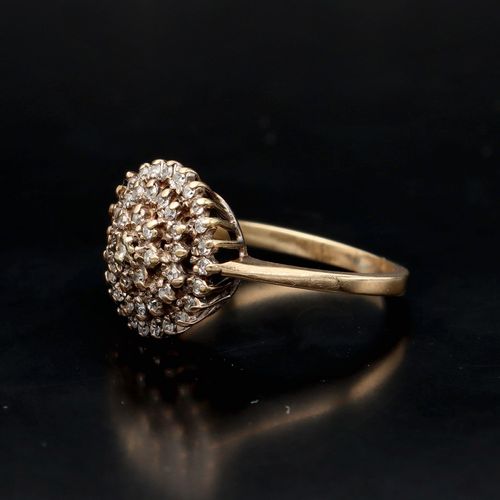 9ct Gold Diamond Cluster Ring image-3