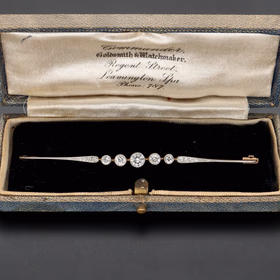 Art Deco 18ct Yellow Gold & Platinum Diamond Bar Brooch