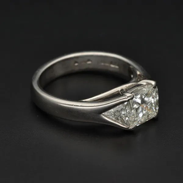 18ct White Gold Diamond Ring