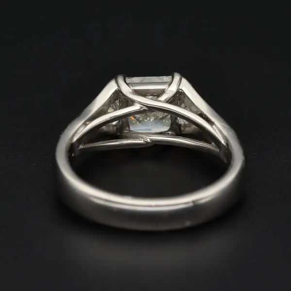 18ct White Gold Diamond Ring