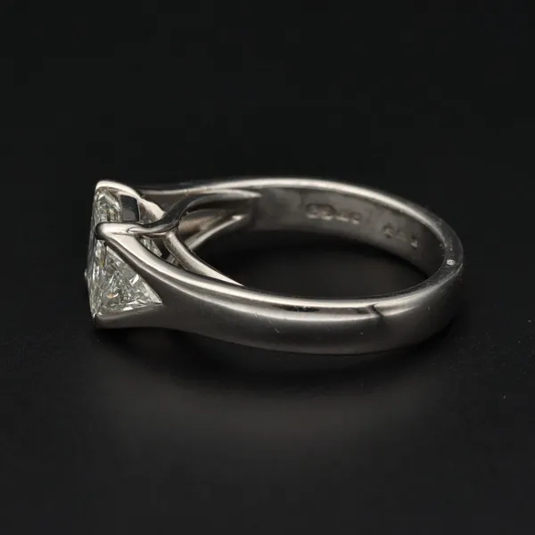 18ct White Gold Diamond Ring
