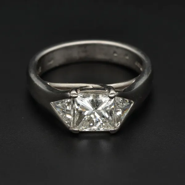18ct White Gold Diamond Ring