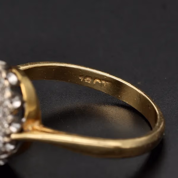 18ct Yellow Gold Natural Sapphire & Diamond Cluster Ring