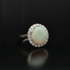 Vintage 18ct Gold Opal and Diamond Ring